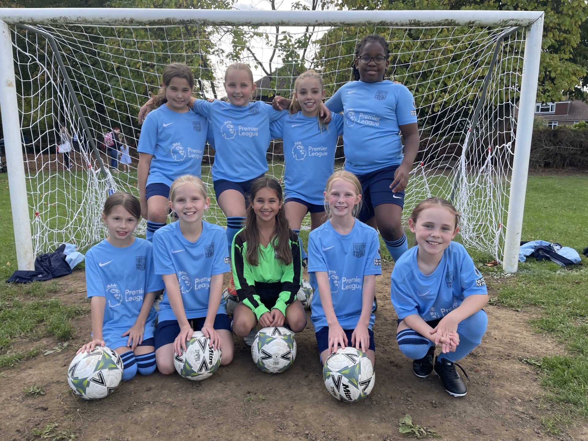 Girls footy